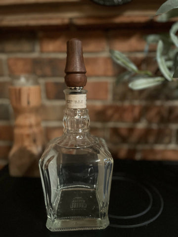 Bourbon Bottle Stopper - Walnut